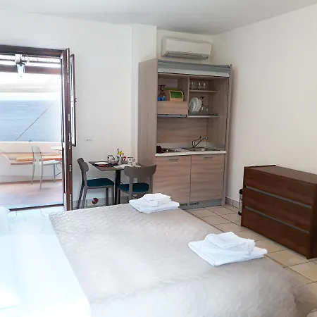 Apartment Gregory Filicudi Pecorini