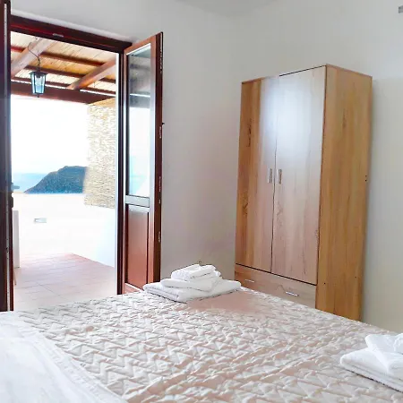Apartment Gregory Filicudi *
